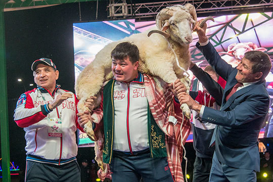 На Сабантуе у Миннахметовых в Мингере определили чемпионов мира по корэшу
