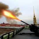 Чубайс выстрелил из гаубицы в Петропавловской крепости в честь вступления в новую должность