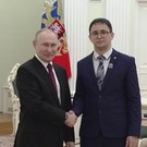 Путин лично наградил премией президента РФ ученого из Казани