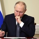 Путин отменил визовый режим для граждан Грузии и возобновил авиасообщение