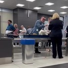 Историк моды Васильев устроил скандал в аэропорту Казани из-за сувенира