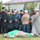 В Тукаевском районе прощаются с погибшей в пожаре семьей
