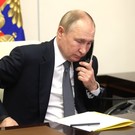 Путин по телефону проинформировал Лукашенко о ситуации в России