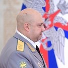 Песков ответил, продолжает ли Путин доверять Суровикину