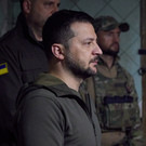 Зеленский подписал закон о доплатах военным, расширяющий число подлежащих мобилизации