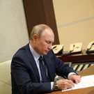 Путин подписал указ о полной компенсации военной пенсии участникам СВО