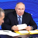 Путин призвал не разрешать строить на подтопляемых землях: «Приятно жить у водички, но зачем рисковать?»