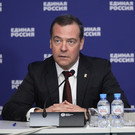 «Потом к вам будут бояться заходить»: Медведеву предложили написать пост в студенческий телеграм-канал