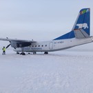 В Якутии самолет с 30 пассажирами сел на замерзшую реку