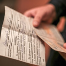 На украинских маркетплейсах начали продавать «маски старика» от мобилизации