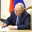 Путин наградил 6 татарстанцев за вклад в проект строительства трассы М12