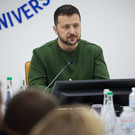 Политолог о поиске замены Зеленскому: новое лицо может начать «конфетно-букетный период»