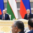 Путин пообещал Мирзиёеву обеспечить мигрантам из Узбекистана достойные условия труда