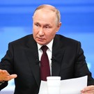 Путин поручил развивать автотуризм по М12 и создать единую платформу с данными об отелях и кафе