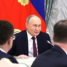 Путин подписал указ о ежемесячных компенсационных выплатах контрактникам