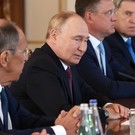 Алиев на приеме угостил Путина кюкю, лявянгами и долмой