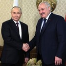 Путин прибыл в Минск – его встретили с хлебом и солью 