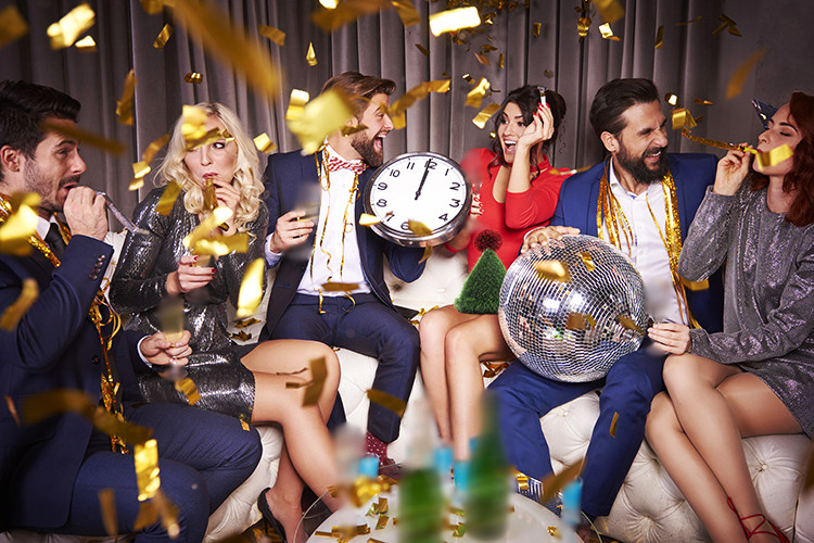 Иммерсивная вечеринка, телешоу и даже «Щелкунчик»: топ-7 ресторанов Челнов для новогодних корпоративов