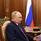 Губернатор Астраханской области полностью решил проблему с очередями в детсады – Путин похвалил его  