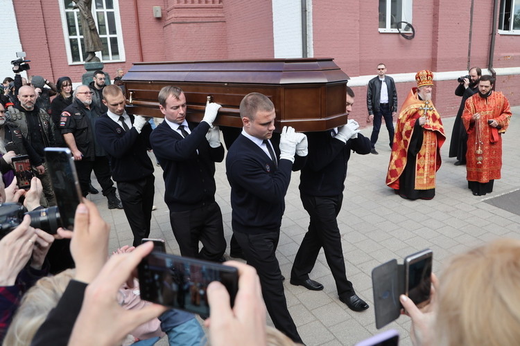 В Подмосковье прощаются с модельером Вячеславом Зайцевым
