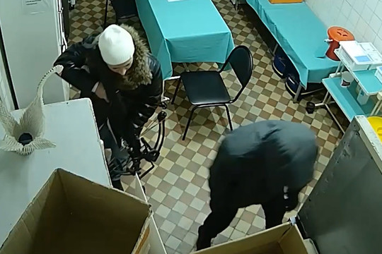 Четверо с арбалетом пытались отбить у врачей результаты анализов в Озерске