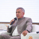 Минниханов призвал дать татарстанской молодежи «нормальную работу» и «возможность продвигаться»