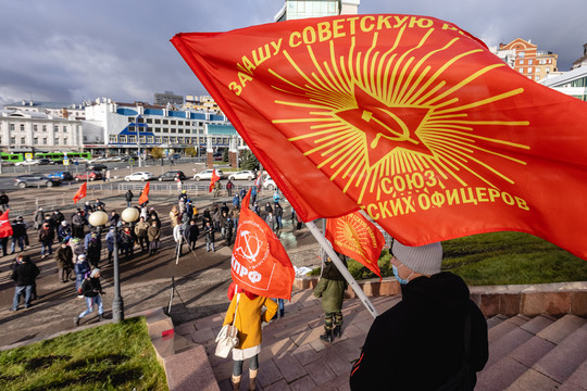 В Казани сторонники КПРФ отметили годовщину Великого Октября