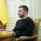 Зеленский рассказал, что ходит с пистолетом и учится стрелять