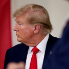 Трамп лидирует на праймериз в Нью-Гэмпшире. Байден ждет его выдвижения от республиканцев
