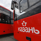 Власти Казани приняли правила пользования общественным транспортом – они запрещают стоять у передней двери, перевозить зловонные предметы и многое другое