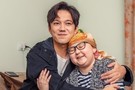 ​Казахский певец исполнил мечту тяжелобольной девочки из Казани