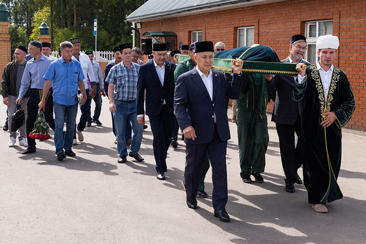 В Казани простились с известным ученым Мирфатыхом Закиевым