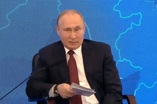«Петушка хвалит…»: Путин оговорился, рассказывая басню Крылова 