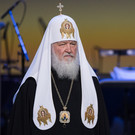 Патриарх Кирилл указал священникам на их долг закупать свечи только у предприятия РПЦ