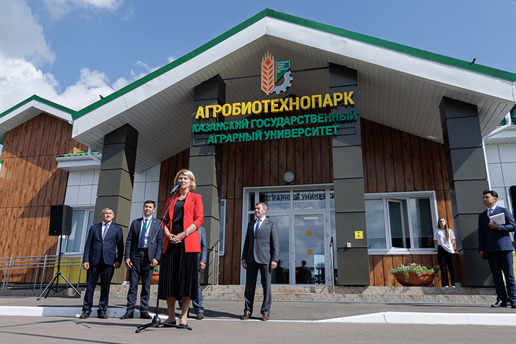 Как новый глава минсельхоза РФ открывала агробиотехнопарк