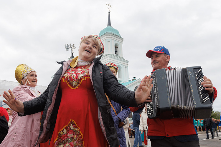 «Это наша культура, наш дух, и к ней надо относиться очень бережно»: в селе Никольское с размахом отметили Каравон