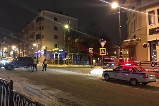В центре Казани неизвестный расстрелял двоих человек – один пострадавший в крайне тяжелом состоянии