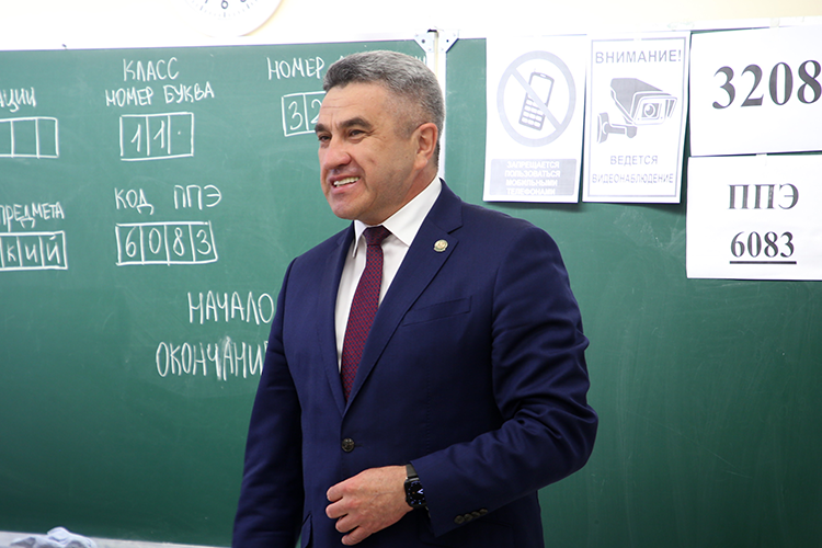Хадиуллин о сдающих ОГЭ по родному языку: «Мы этими показателями ...