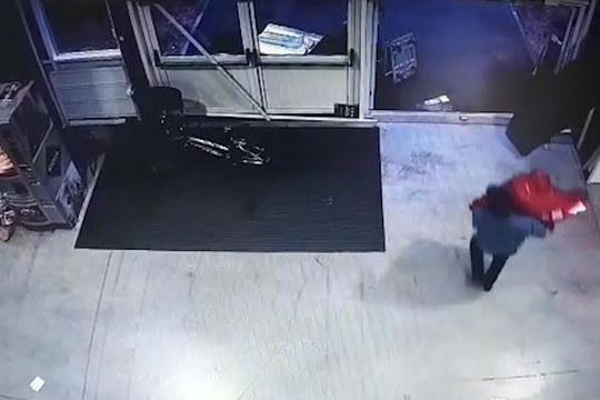 Камеры видеонаблюдения зафиксировали кражу драгоценностей из здания ВЦ «Казанская ярмарка»