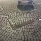 На Баумана у памятника «Нулевой километр» исчезла стрелка «До Москвы»