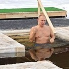 Путин принял участие в крещенских купаниях