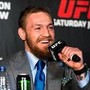 Церемония взвешивания перед боем: Макгрегор чуть не ударил Нургмагомедова, фанаты подрались в зале