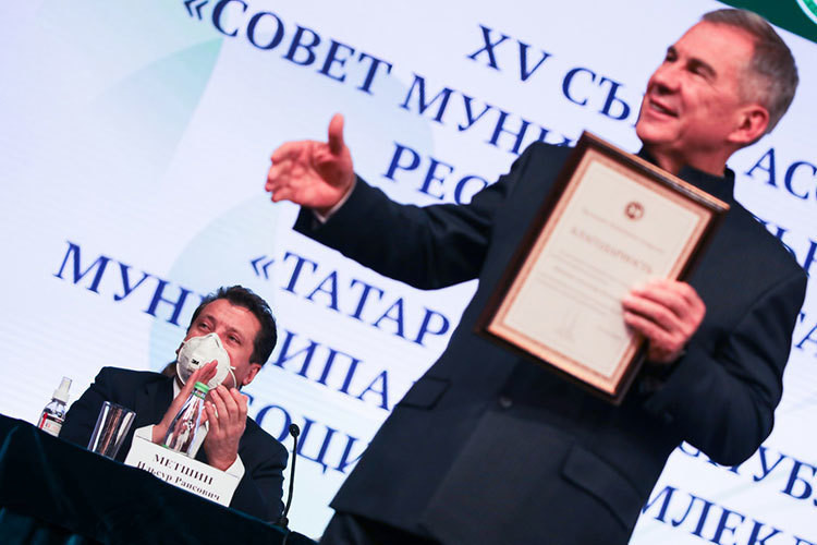 Минниханов о новогодних корпоративах: «Нельзя ограничивать людей»