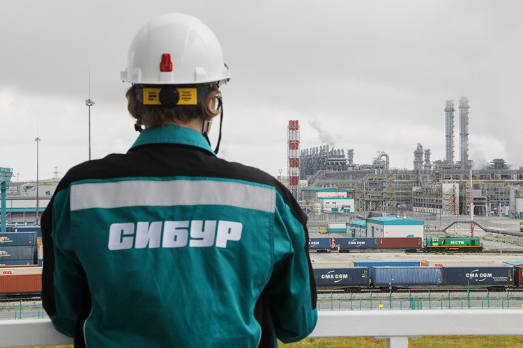 Фотокорреспондент «БИЗНЕС Online» запечатлел рабочие будни нефтехимической компании СИБУР