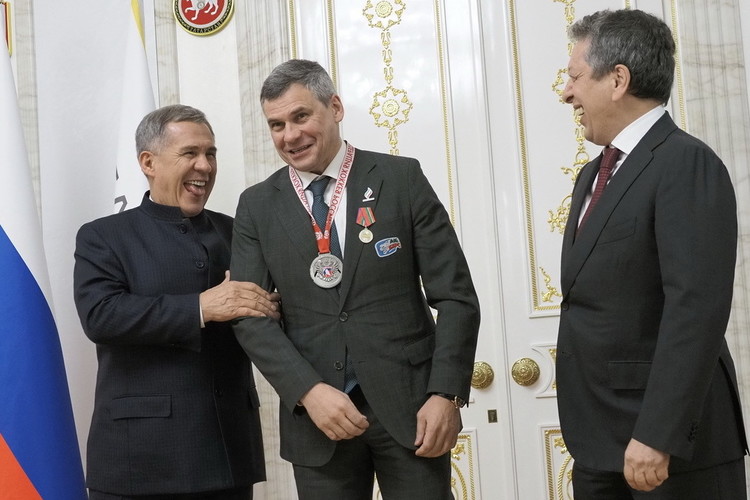 Минниханов принял «Ак Барс» в Кремле