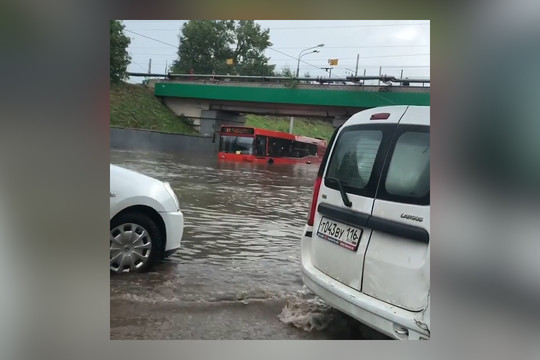 «Ужас! Все затопило!»: последствия ливня в Казани