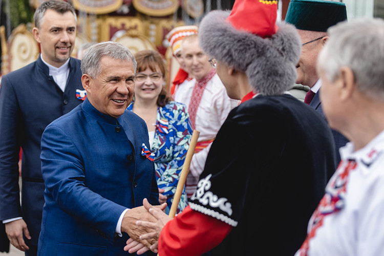 Рустам Минниханов принял участие в торжественных мероприятиях, посвященных Дню России