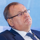 Глава ВТБ призвал ввести лимит на вывод денег за рубеж