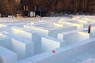 В Казани открылся большой лабиринт из снега: его строили полторы недели