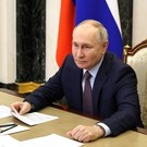 Путин назвал вызовом инфляцию в 7,4%